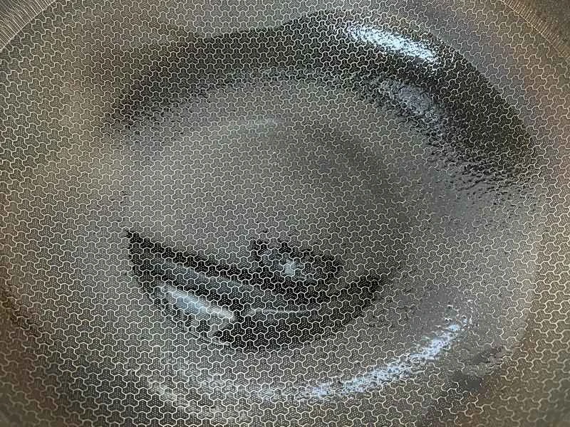 How to make pure milk hand-torn toast: Step 1