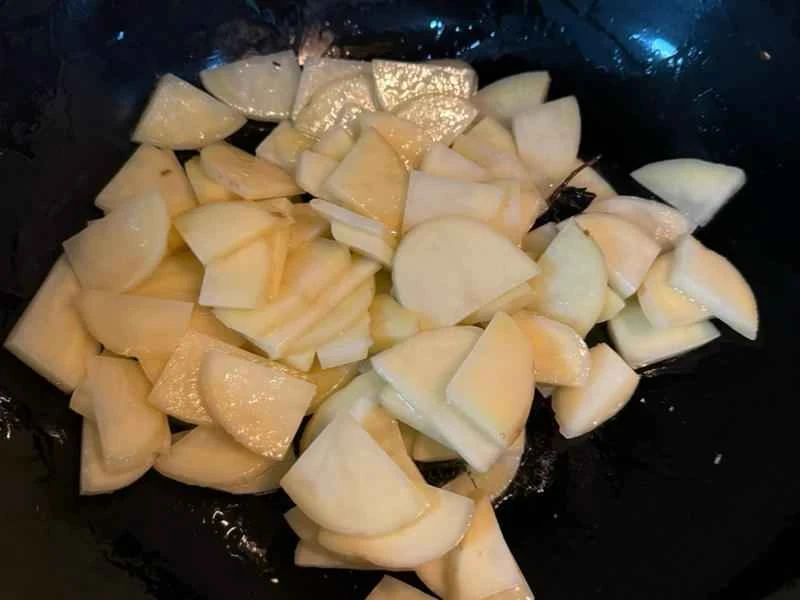 How to make pure milk hand-torn toast: Step 1