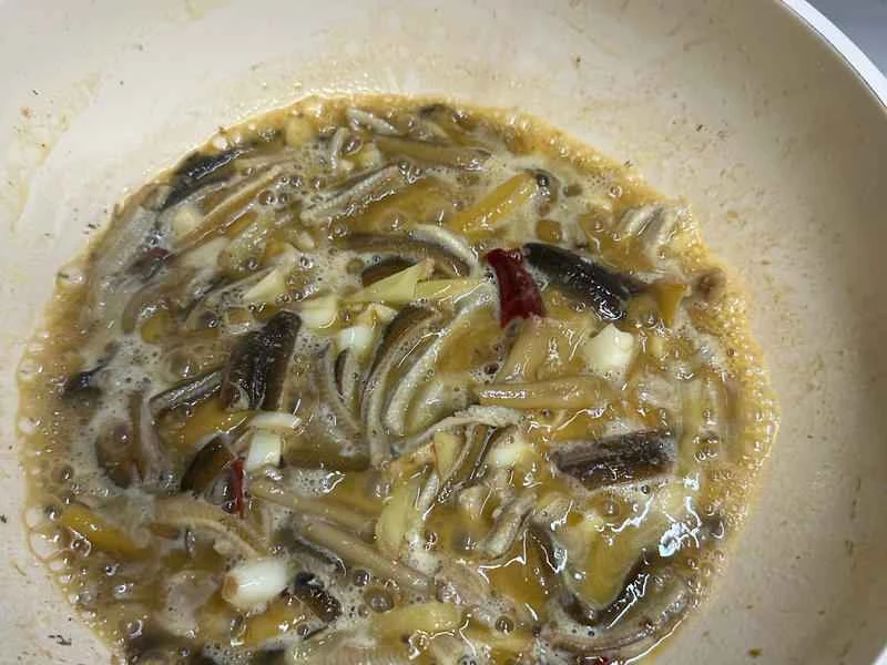 How to make pure milk hand-torn toast: Step 1