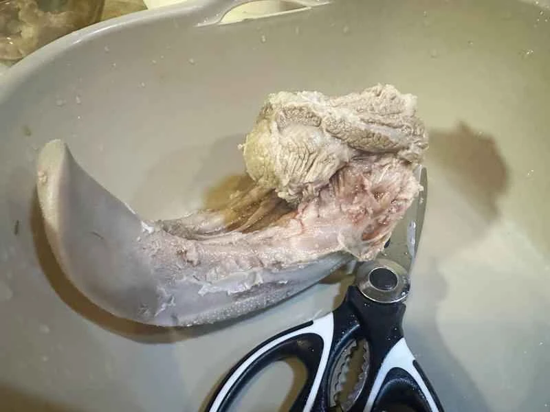 How to make pure milk hand-torn toast: Step 1