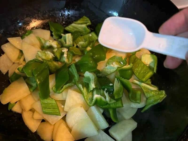 How to make pure milk hand-torn toast: Step 1