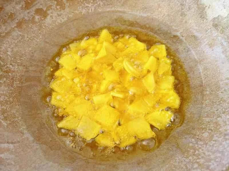 How to make pure milk hand-torn toast: Step 1