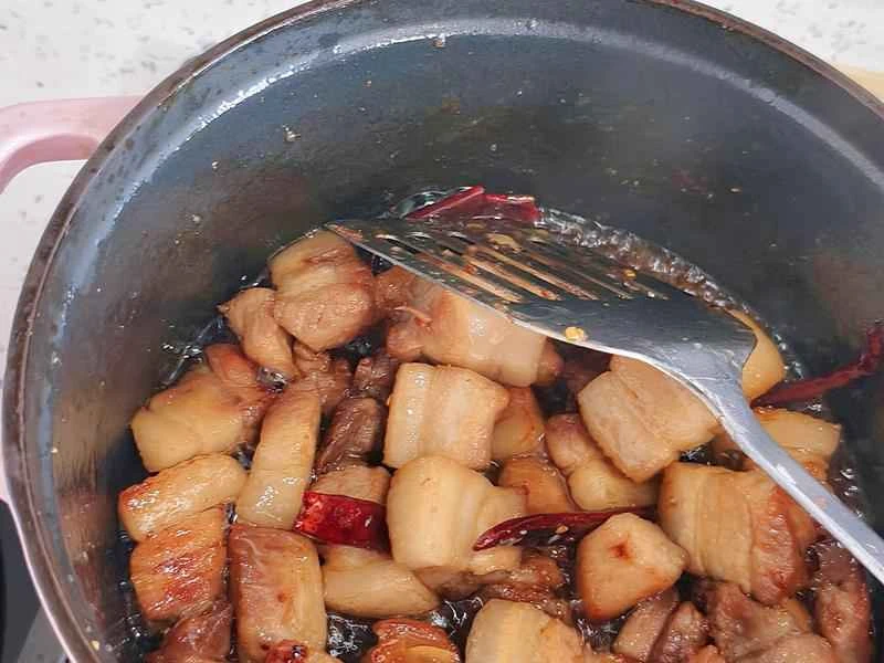 How to make pure milk hand-torn toast: Step 1