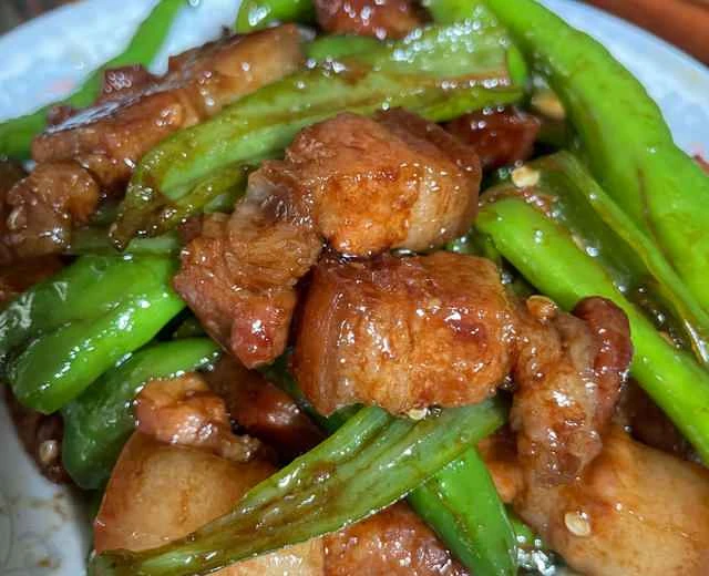 Braised pork with chili peppers recipe