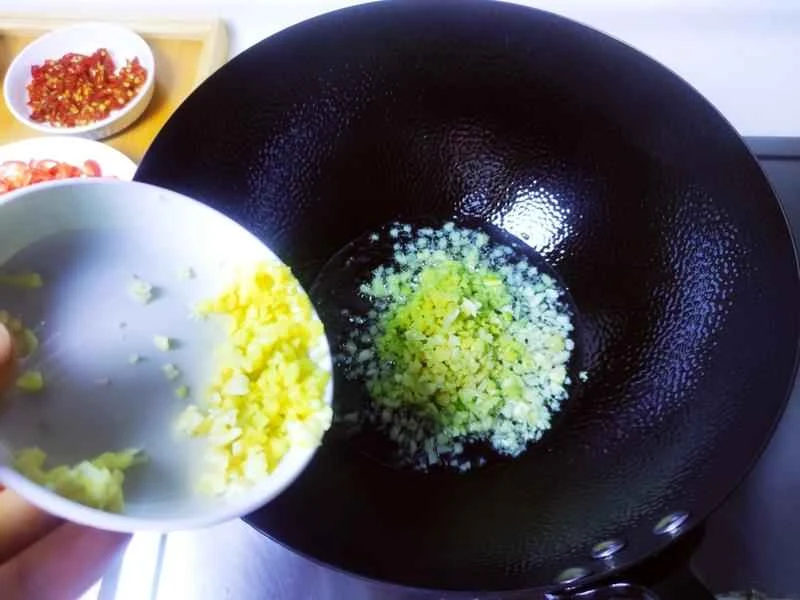 How to make pure milk hand-torn toast: Step 1