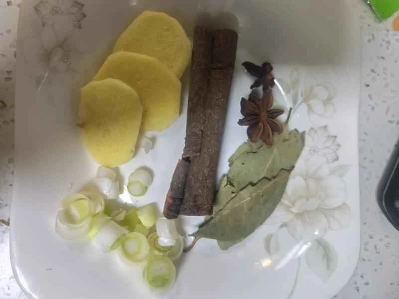 How to make pure milk hand-torn toast: Step 1