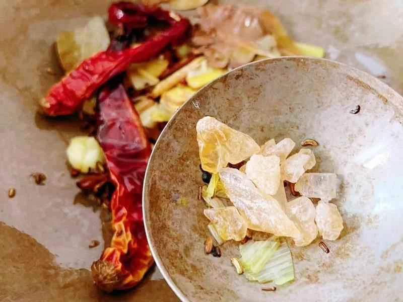 How to make pure milk hand-torn toast: Step 1