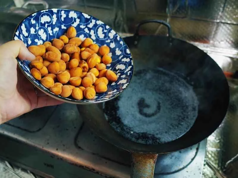 How to make pure milk hand-torn toast: Step 1