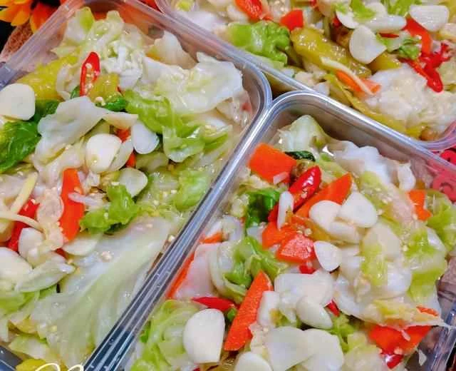 The recipe for "Pickled Pepper Cabbage" - a tangy and slightly spicy dish