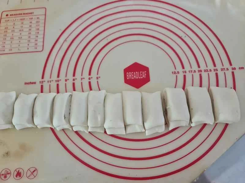 How to make pure milk hand-torn toast: Step 1