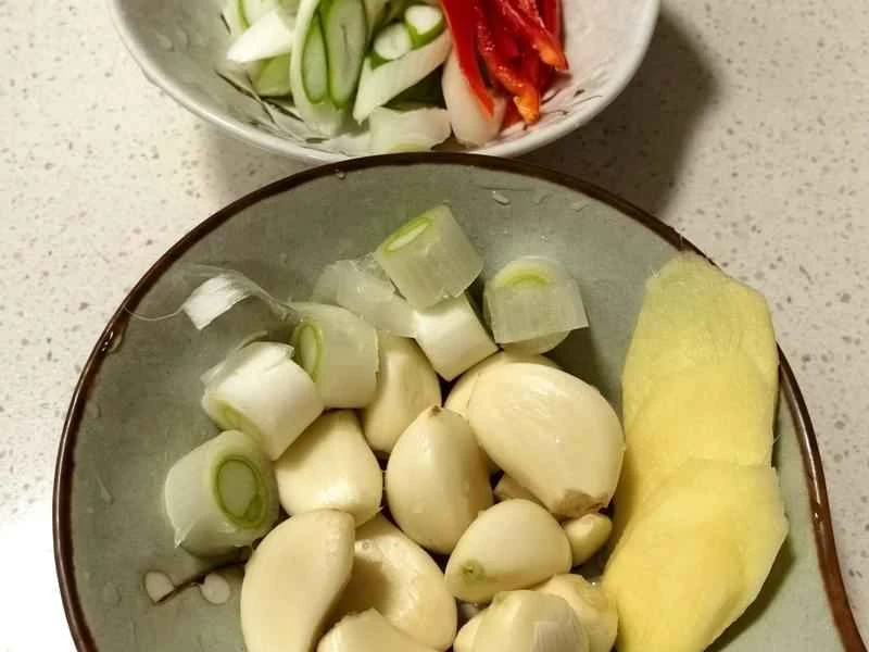 How to make pure milk hand-torn toast: Step 1