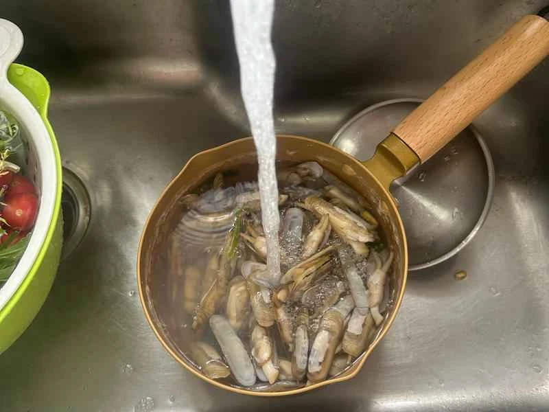 How to make pure milk hand-torn toast: Step 1