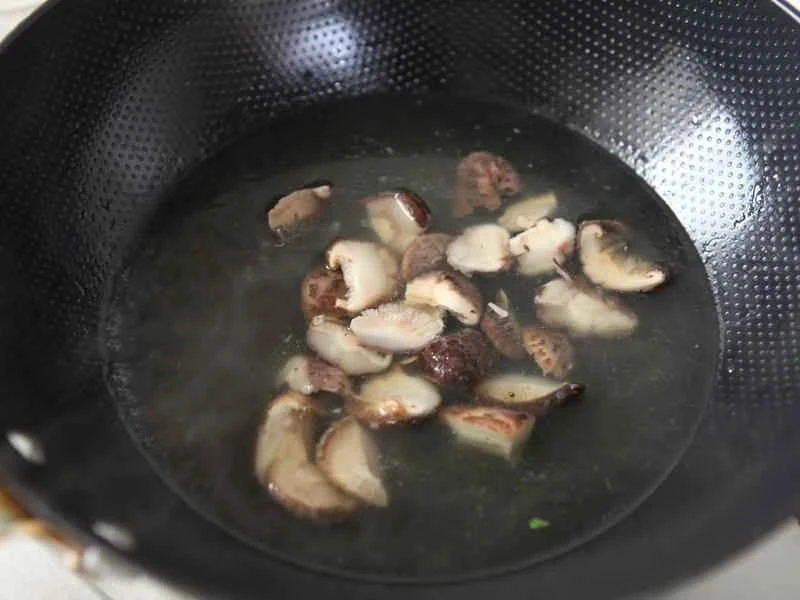 How to make pure milk hand-torn toast: Step 1