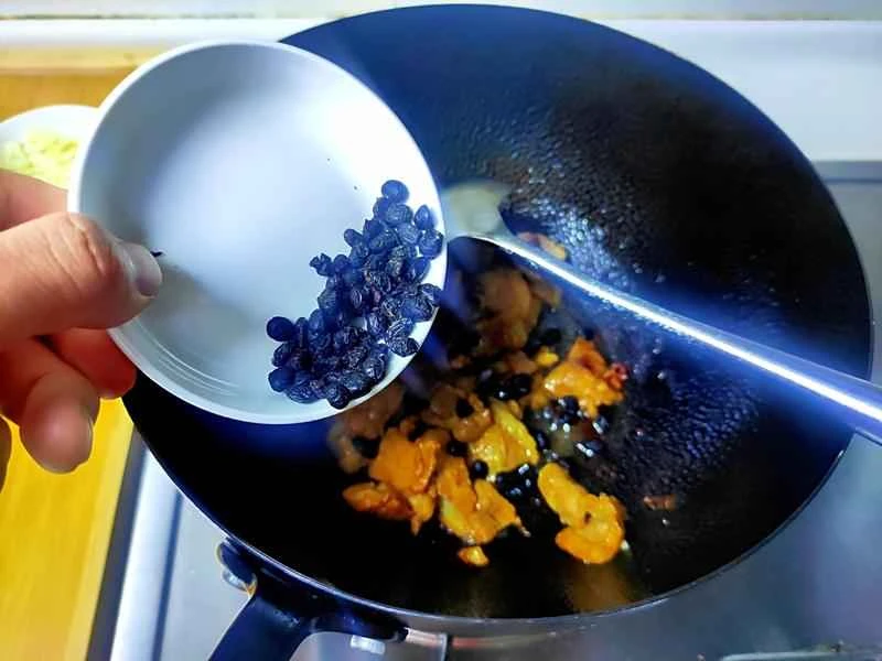 How to make pure milk hand-torn toast: Step 1