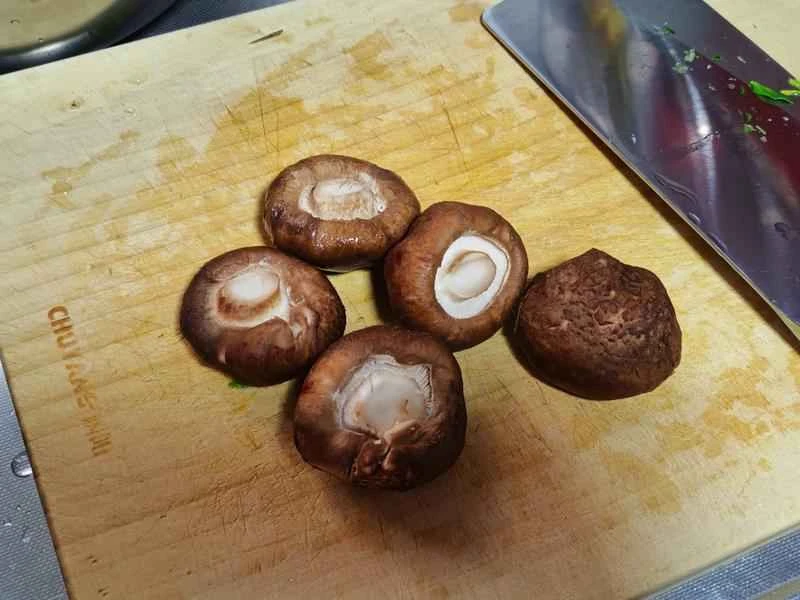 How to make pure milk hand-torn toast: Step 1