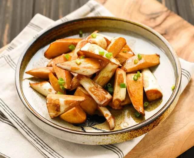 Braised water bamboo shoots, a popular Shanghainese home-style dish that kids love.