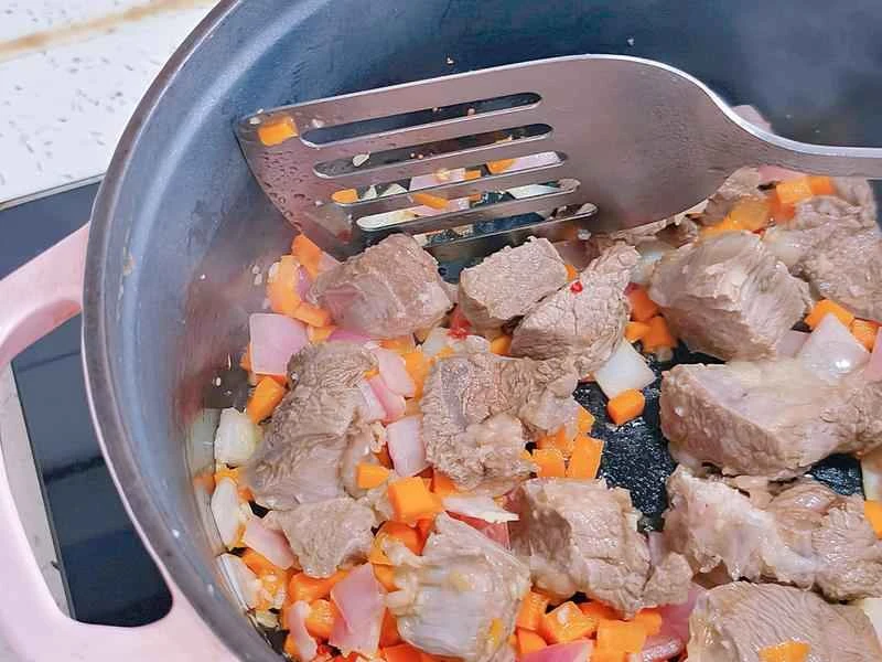 How to make pure milk hand-torn toast: Step 1