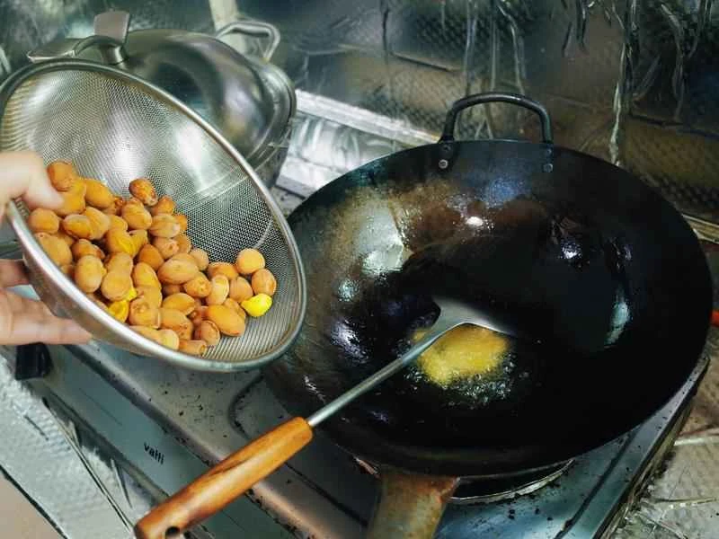 How to make pure milk hand-torn toast: Step 1