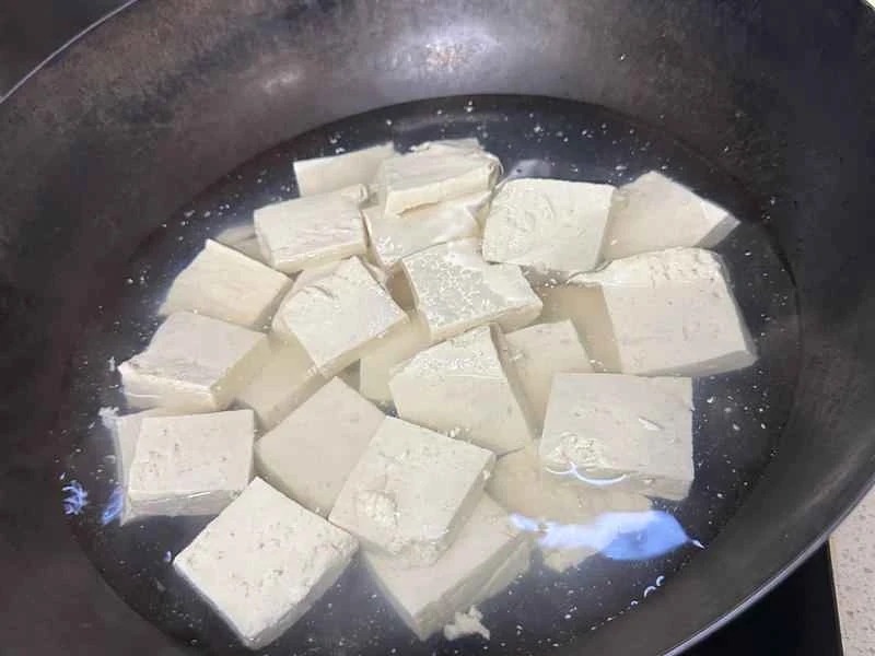 How to make pure milk hand-torn toast: Step 1