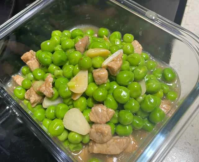 Stir-fried Peas with Pork - A Quick and Easy 10-Minute Home-Style Dish Recipe