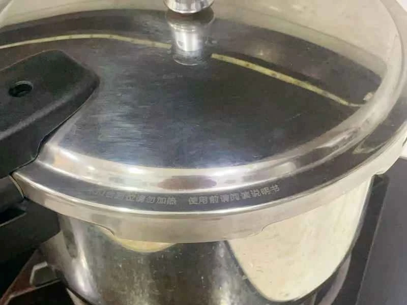 How to make pure milk hand-torn toast: Step 1