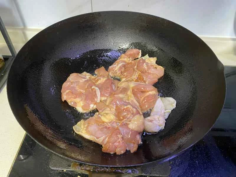 How to make pure milk hand-torn toast: Step 1