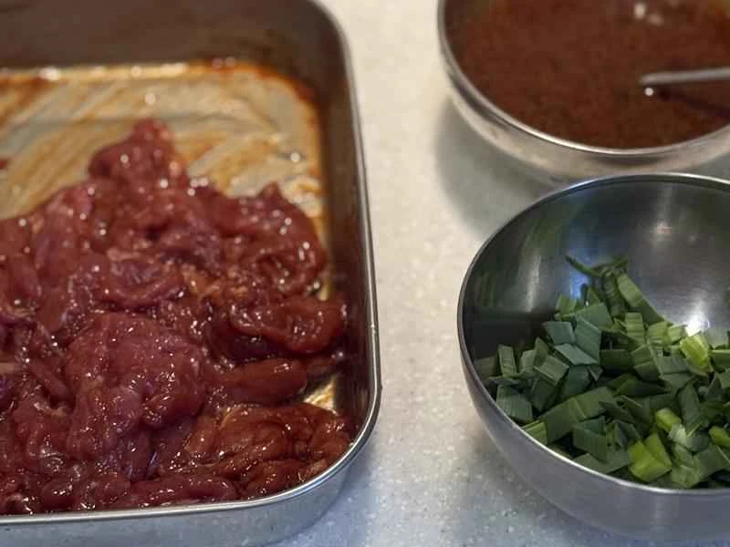 How to make pure milk hand-torn toast: Step 1