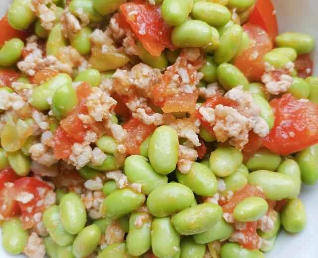 Recipe for stir-fried minced meat with edamame and tomatoes