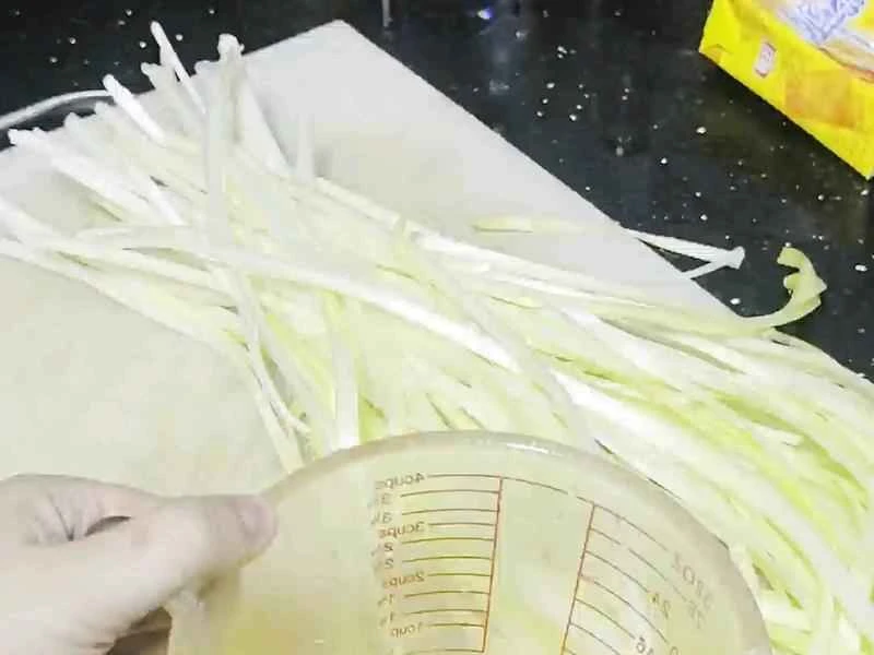 How to make pure milk hand-torn toast: Step 1