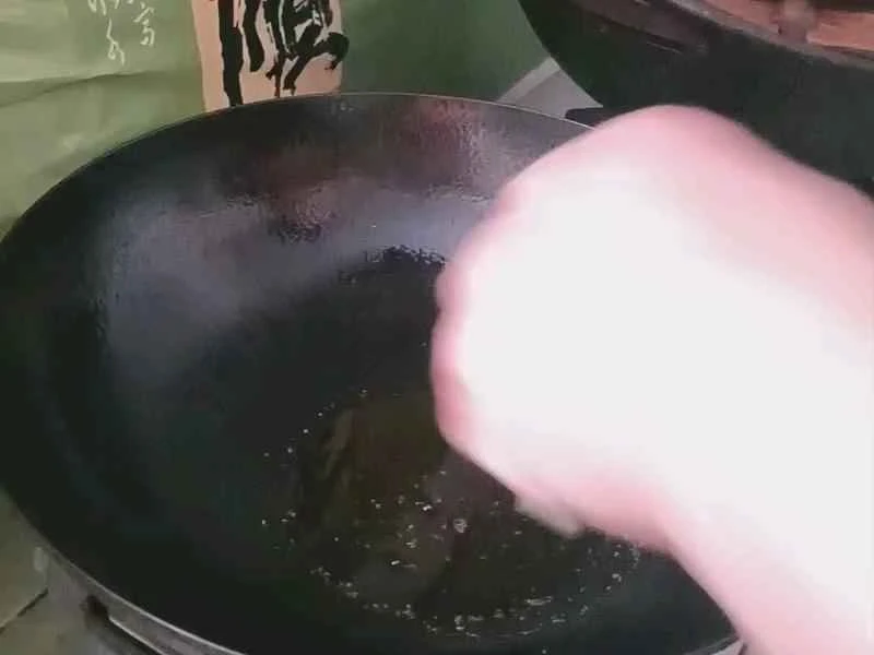 How to make pure milk hand-torn toast: Step 1