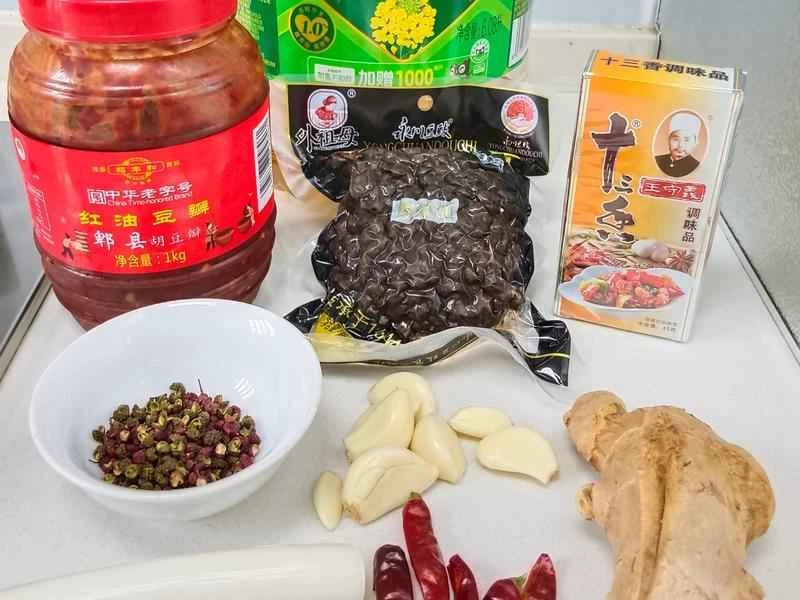 How to make pure milk hand-torn toast: Step 1