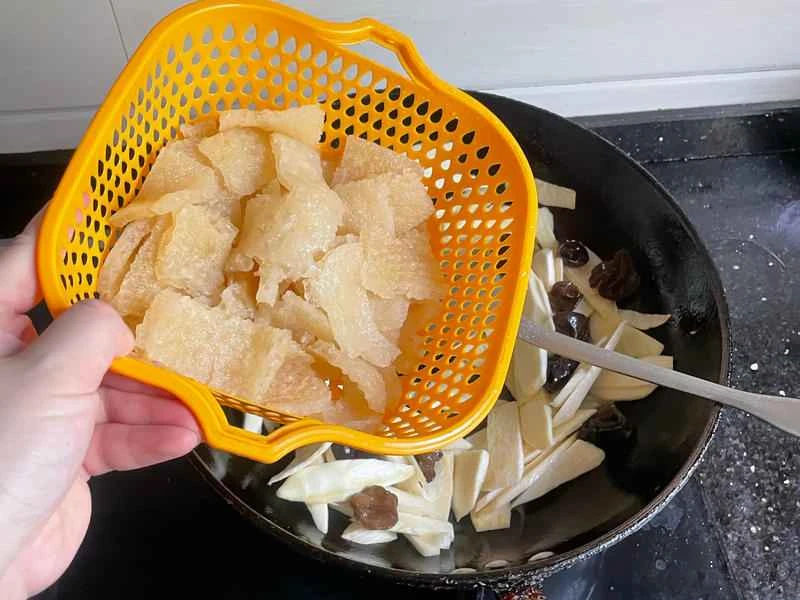 How to make pure milk hand-torn toast: Step 1