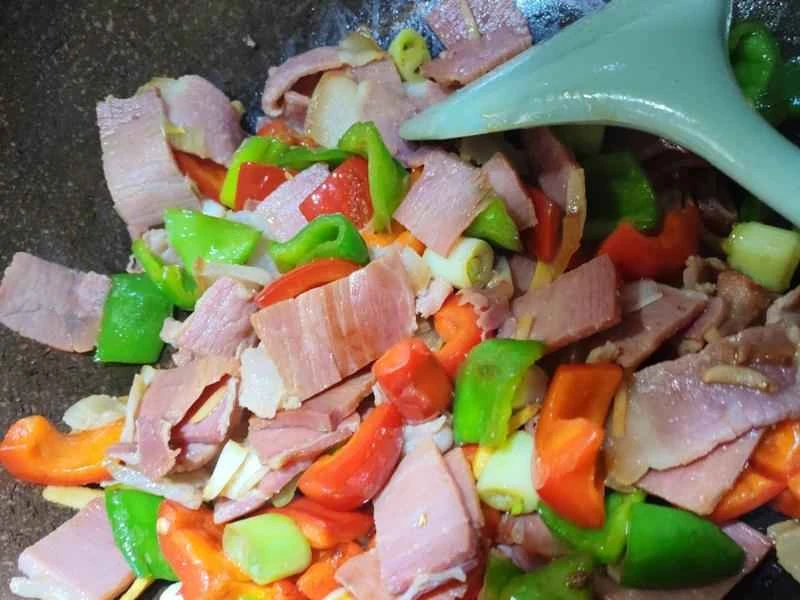 How to make pure milk hand-torn toast: Step 1