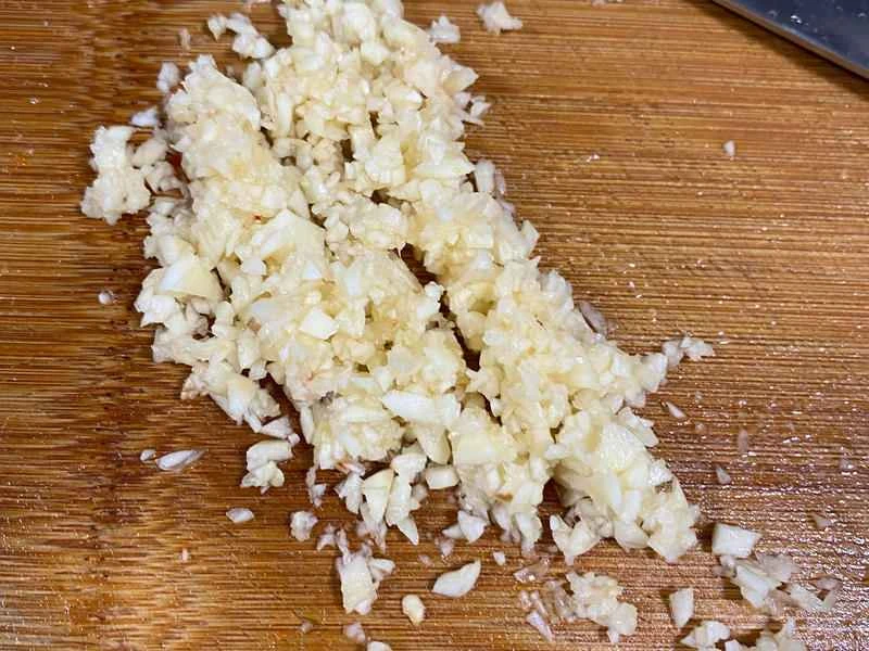 How to make pure milk hand-torn toast: Step 1