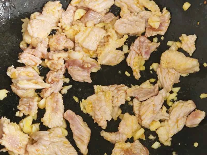 How to make pure milk hand-torn toast: Step 1