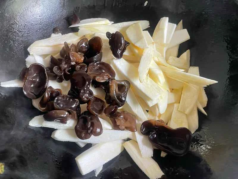 How to make pure milk hand-torn toast: Step 1