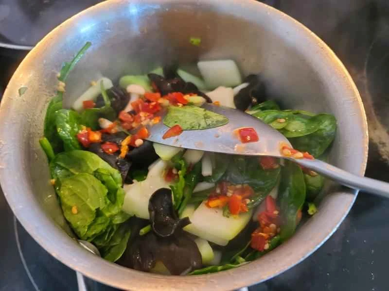 How to make pure milk hand-torn toast: Step 1