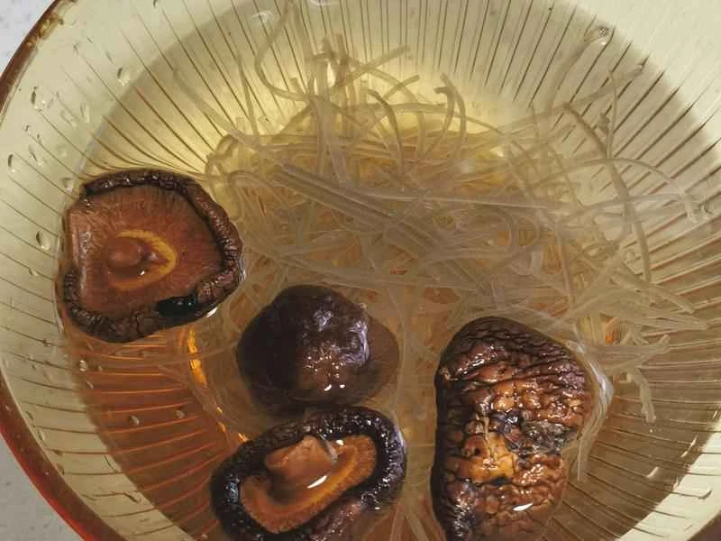 How to make pure milk hand-torn toast: Step 1