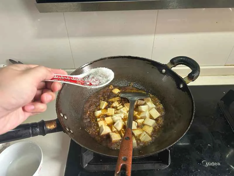 How to make pure milk hand-torn toast: Step 1