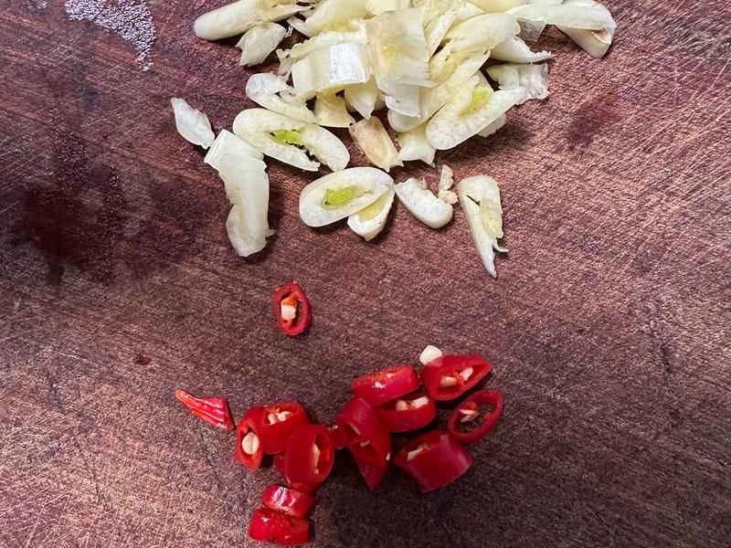 How to make pure milk hand-torn toast: Step 1