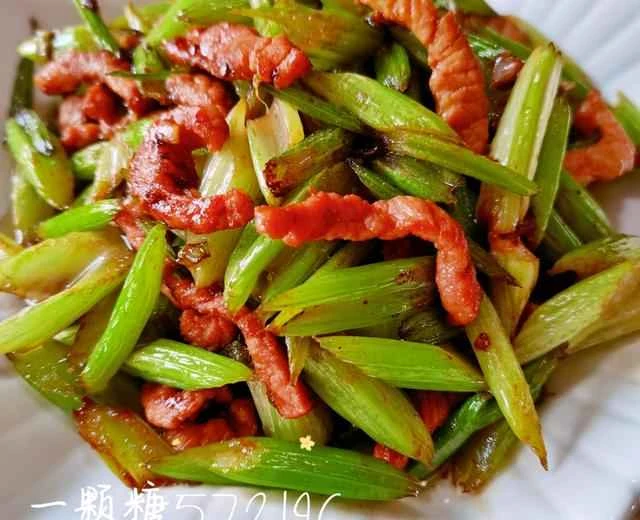 Home-style recipe for "Celery Stir-fried with Pork"