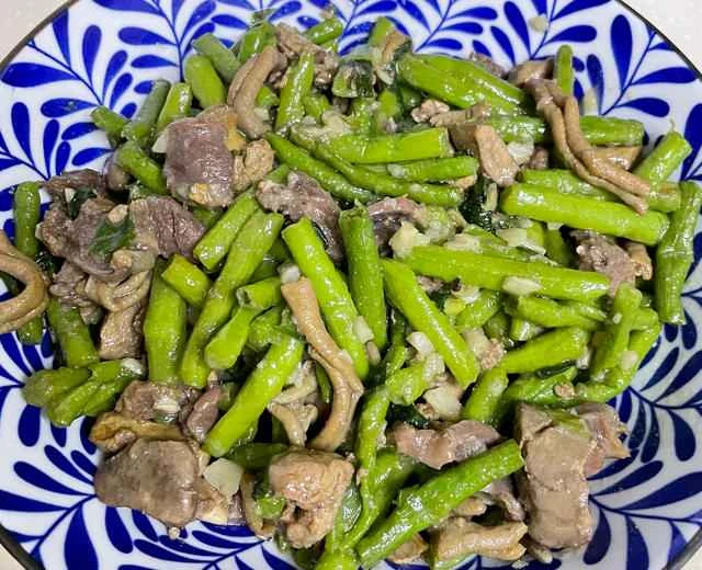 Stir-fried Chicken Giblets with Cowpeas - A Chinese-style Meal Recipe (253)