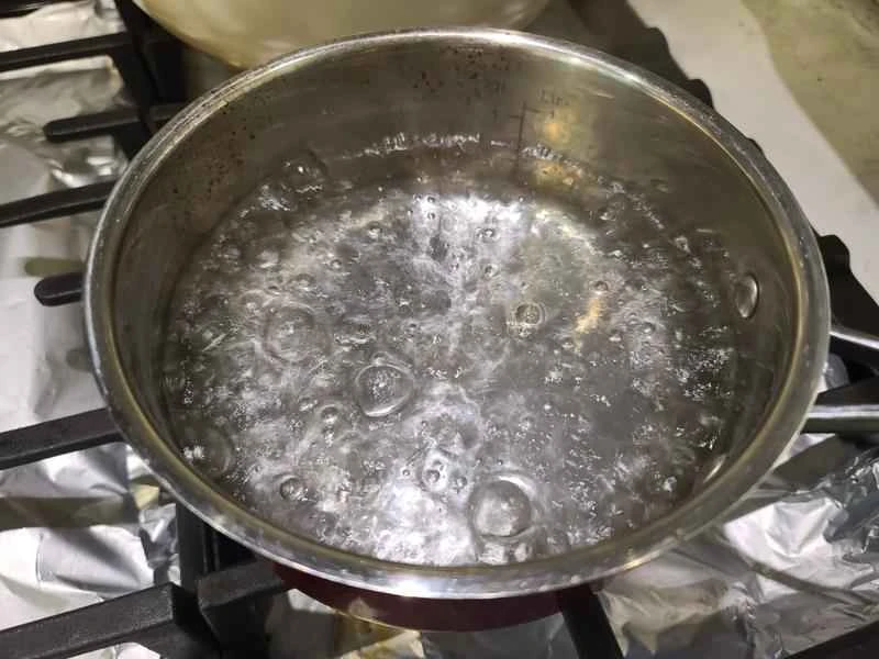 How to make pure milk hand-torn toast: Step 1