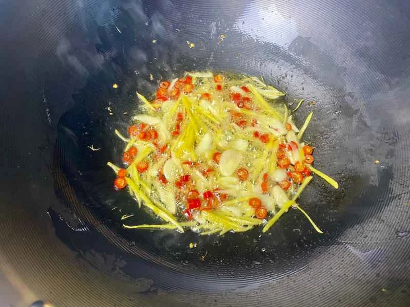 How to make pure milk hand-torn toast: Step 1