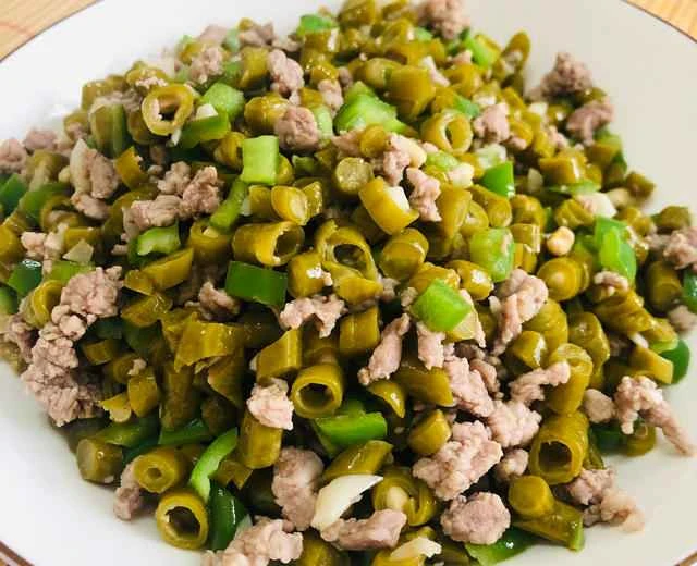 Home-style dish: Recipe for homemade pickled green beans stir-fried with minced meat