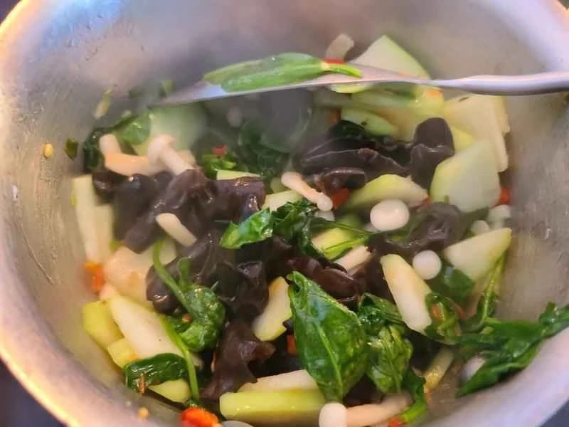 How to make pure milk hand-torn toast: Step 1