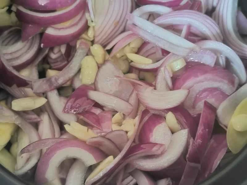 How to make pure milk hand-torn toast: Step 1