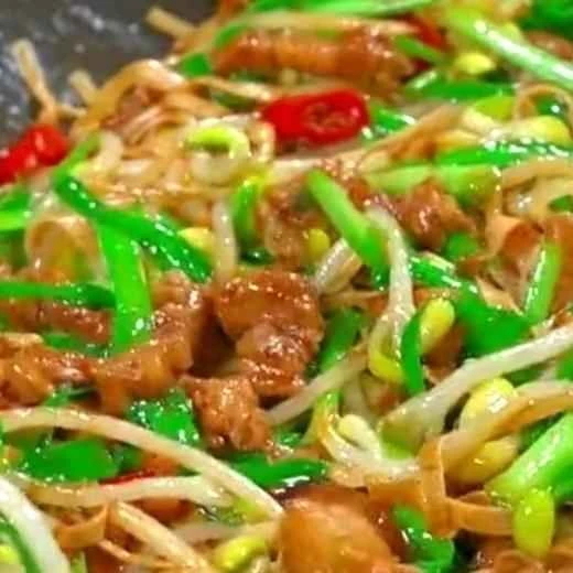 Recipe for stir-fried bean sprouts, chives, and tofu skin