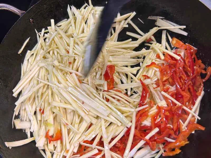 How to make pure milk hand-torn toast: Step 1