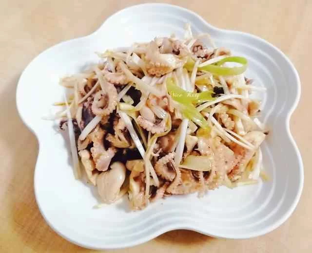 The famous Qingdao dish, "Scallion-Braised Octopus," is both a hotel signature dish and a common home-style dish... (recipe)